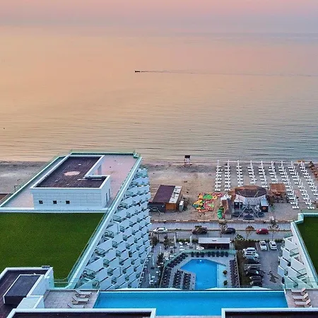 La By Infinity & 3*