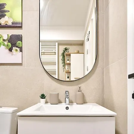 La By Infinity & Aparthotel *