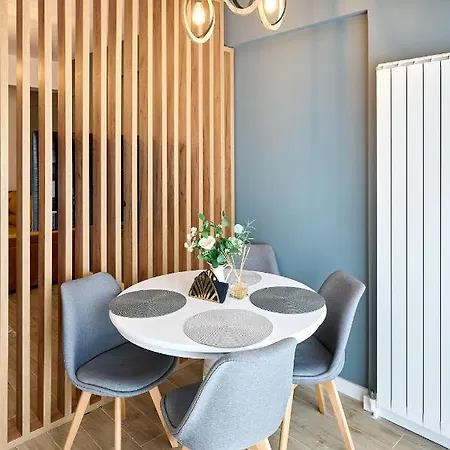 La By Infinity & Năvodari