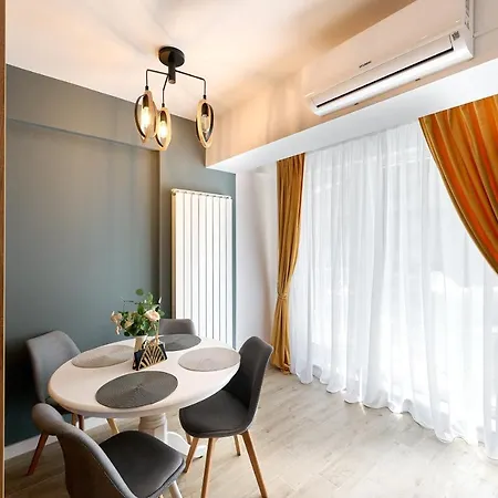 La By Infinity & Hotel de apartamente Năvodari