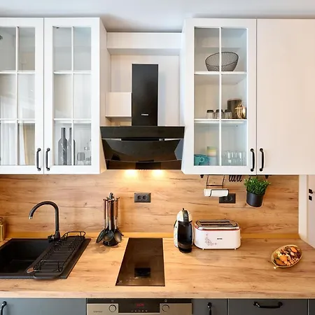 Hotel de apartamente La By Infinity &