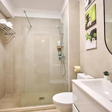 Hotel de apartamente La By Infinity & 4*