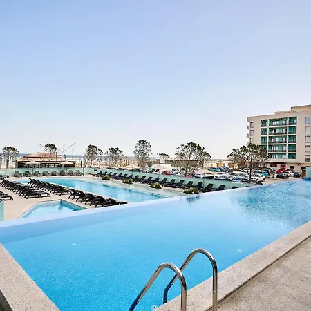 La By Infinity & Aparthotel Năvodari
