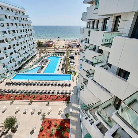 La By Infinity & Hotel de apartamente 4*